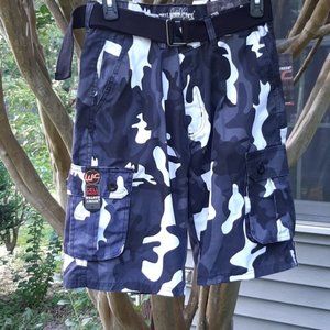 Walnut Creek camouflage cargo shorts w belt